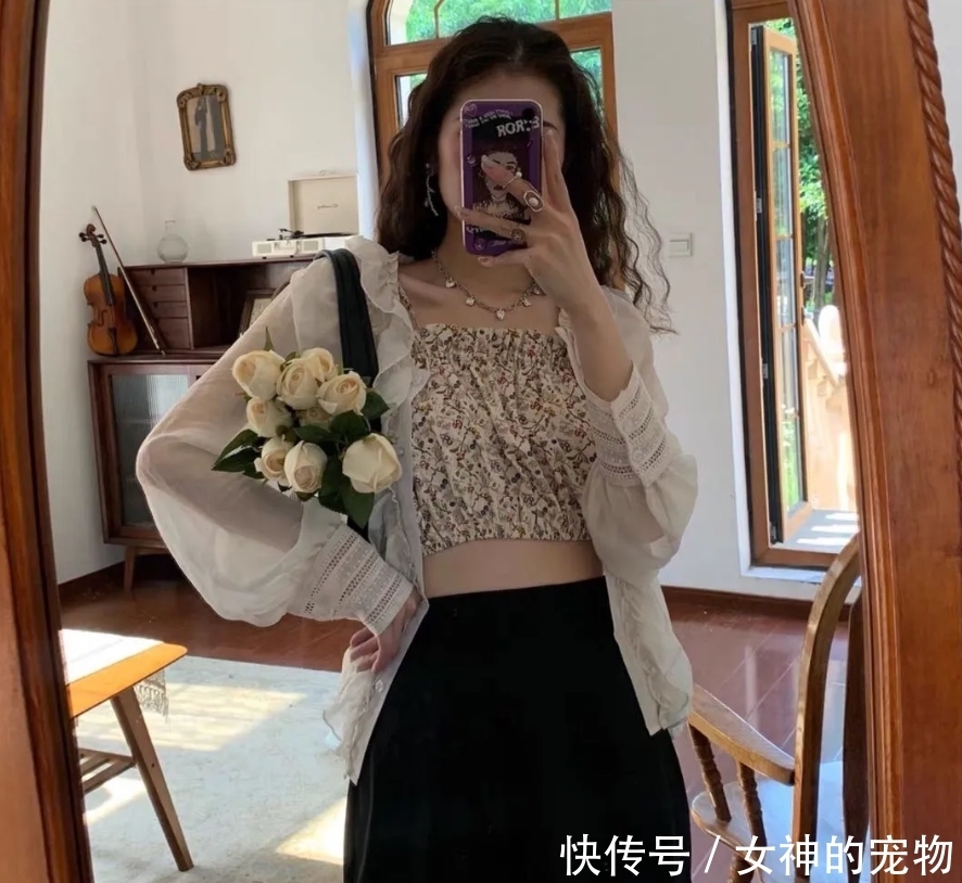 绿茶|自黑成“绿茶女”似乎成新时尚?这些空气衫也成了大热门,贼性感