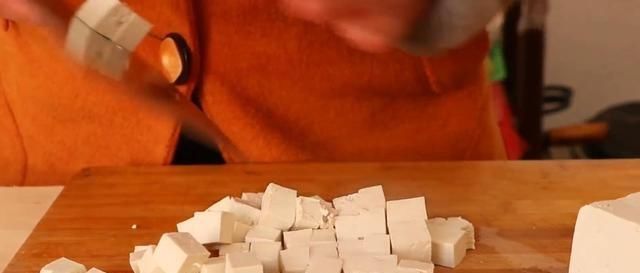 点名|豆腐自从学会这个做法,家人三天两头点名吃,鲜嫩入味,比肉都香