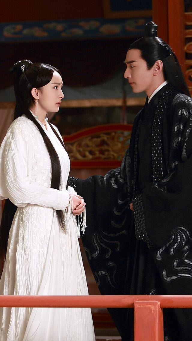 细节|找不同,一身玄衣的夜华每件服饰都有不同的小细节,你发现了吗