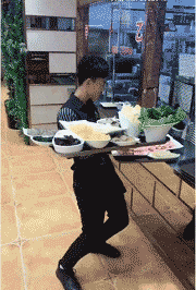 老板|搞笑GIF:老板,咱们这里有一个员工正在使用外挂,要不要把他辞退了