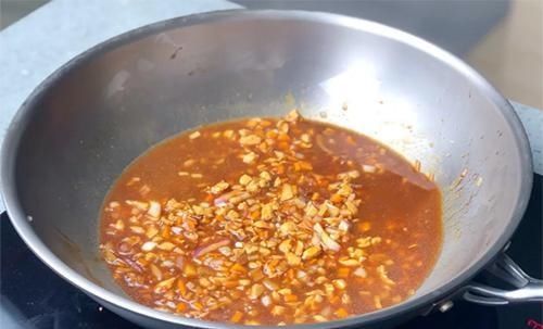 面条|黄瓜新吃法,不腌不炒不凉拌,入口劲道嫩滑,连汤汁都不剩