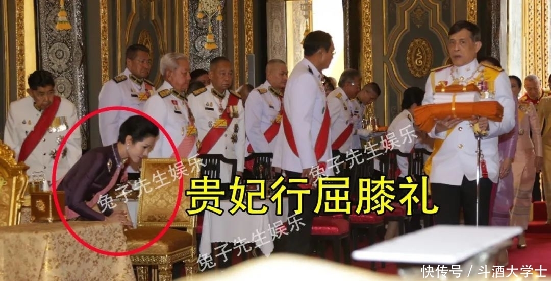 合影|42岁苏提达一笑泯恩仇,公开晒出与贵妃合影,接受情敌的屈膝礼!