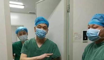  老徐的妻子|42岁男子深夜昏迷，抢救两小时后离世，医生与妻子脱不了干系