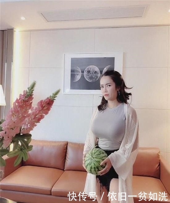 惊喜|街拍:希望我也是某个人翘首以盼的惊喜