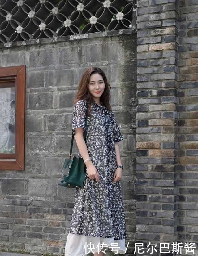  这条|等待一秒钟入夏？茫茫裙海之中的这条裙子，让你性感又显腿长！