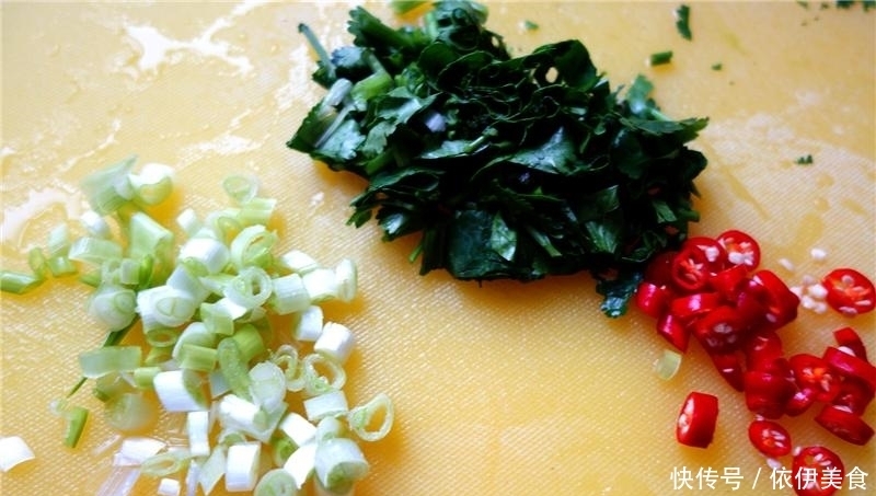 简单|夏季最爱的凉拌腐竹,做法简单,爽口开胃,美味下饭,健脑又瘦身