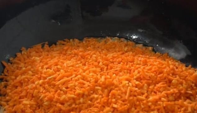 馅料|胡萝卜这吃法真过瘾,不烫面不发面,层层包着馅料,比包子还香