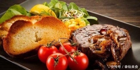 面包|吃牛排时会先送上一盘面包 很多人不懂而闹了笑话