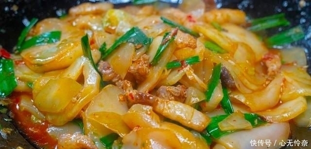  开胃|莴笋怎么炒才好吃？大厨教你1招，开胃又下饭，每次都多吃两碗饭