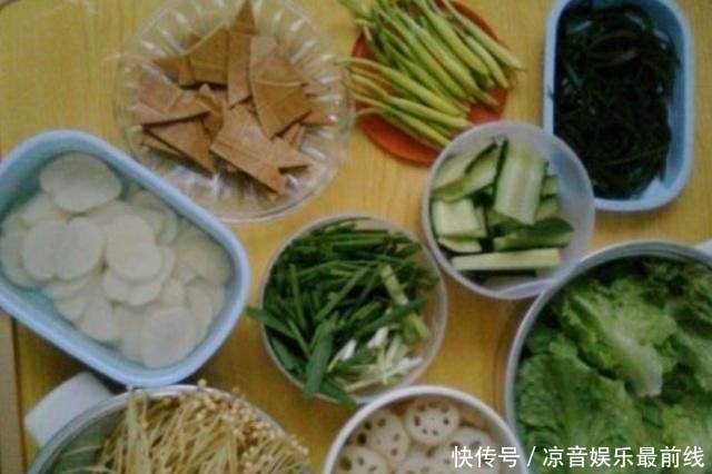 后才|15人聚餐吃火锅点10道菜,在包间4小时后才出来,结账后老板傻眼