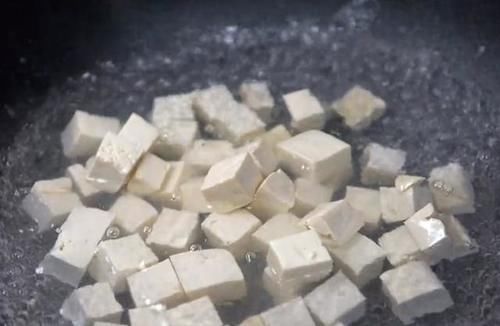 好吃|家常版猪血烧豆腐,嫩滑入味,鲜香又营养,比饭店的还好吃,下饭