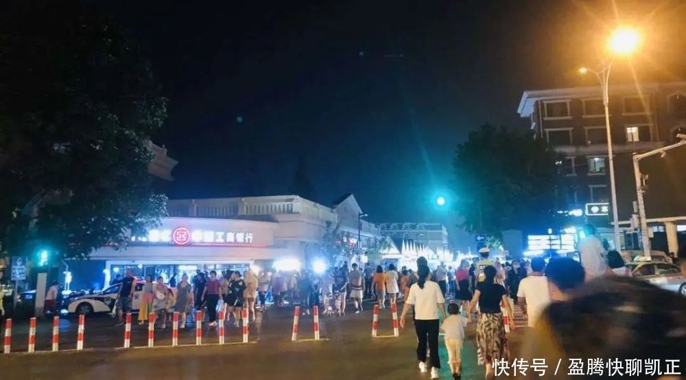  步行街|北戴河这条超火步行街，晚上十点仍热闹非凡！