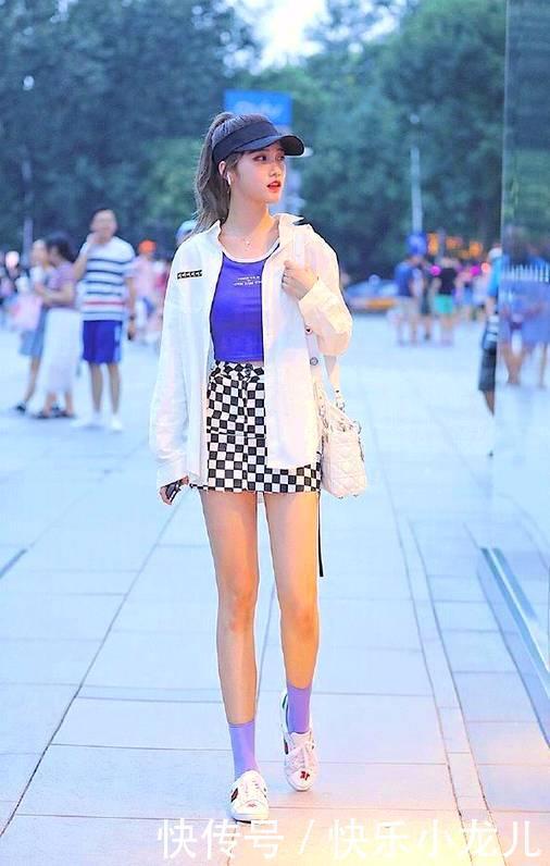  短裙|休闲显瘦的短裙，让人时尚起来，一般人比不了！