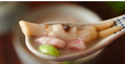 搅拌均匀|这是芋头汤的做法,与小海鲜巧妙搭配,太好喝了,鲜上加鲜