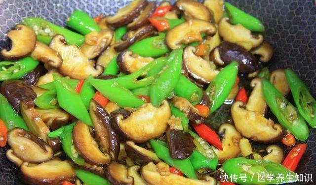 入秋|入秋后,我家常吃的一道菜,10分钟搞定,好吃到连汤汁都不剩