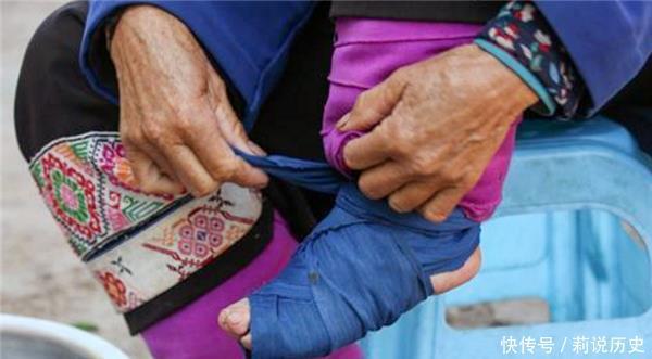 奇葩|在历史上虽难以置信,却真实流行过的7个“奇葩”的女性时尚事物