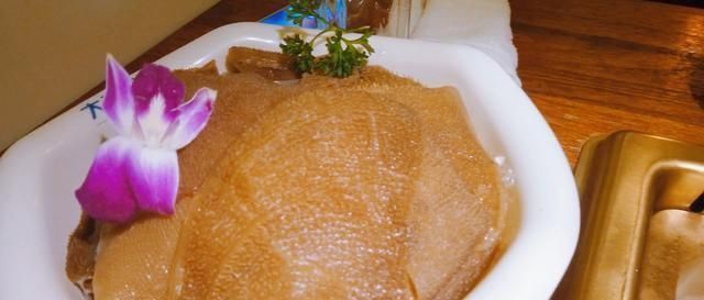 服务员|吃火锅时,服务员频繁加汤撤盘子,其实是在暗示,不懂会被鄙视