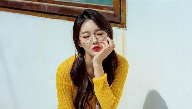 风格|清纯少女性感美腿,穿上丝袜短裙超美