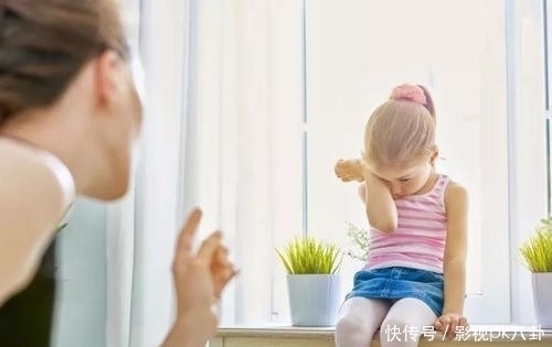 活该|12岁男孩被爸爸“揍成香肠嘴”，网友得知原因后真是活该