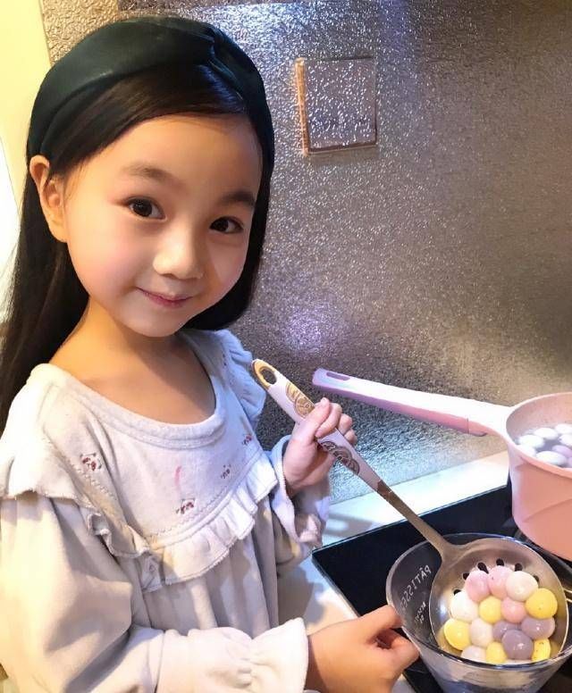 女孩|小山竹很少晒太阳7岁时,他会做美味的食物,长大后成为一个大女孩