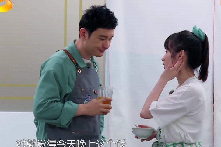  中餐厅|赵丽颖《中餐厅》镜头太少？力捧自家艺人李浩菲，引起粉丝不满