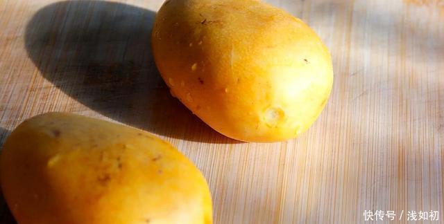 简单|芒果布丁,简单几步,在家就能做,果肉丰富无添加,孩子爱吃