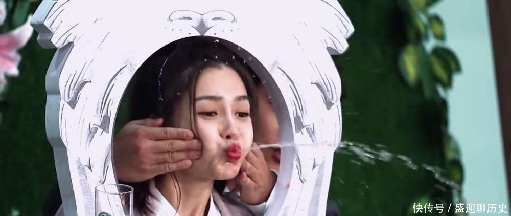  喷泉|Baby被郑恺狂捏脸化身人体喷泉，网友直呼：没脸看！