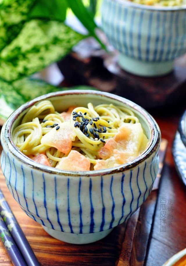 调味料|三伏天,我家爱吃这4款凉面,爽口消暑蔬菜多,还不用久待厨房