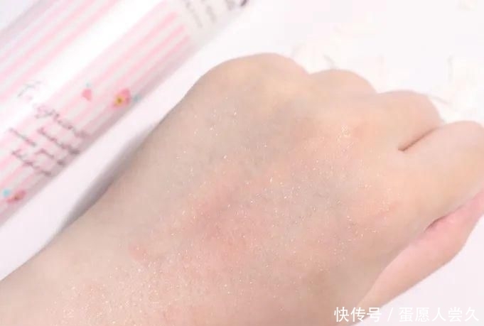  防晒|敢和安耐晒抢C位，这款防晒是吃了熊心豹子胆吗！