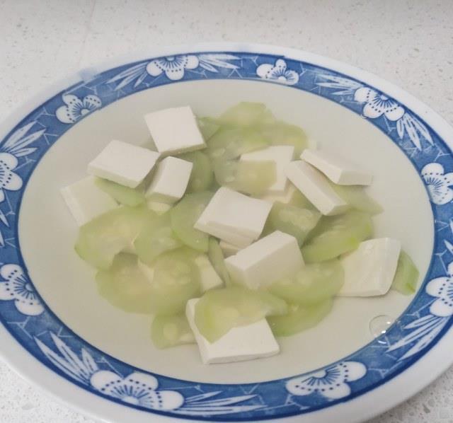 夏日|丝瓜豆腐汤,夏日清淡解暑降温汤