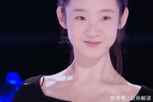 芭蕾|《创3》舞台首秀都穿女团服,只有张艺凡与众不同,确定没走错片场