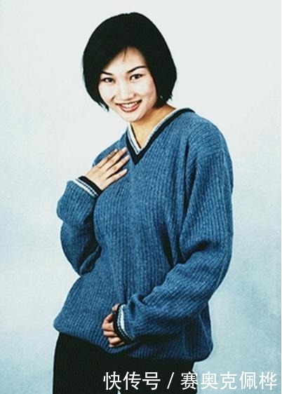 主持|她是主持人,戴假发主持14年,李梓萌摘下假发的样子精美绝伦