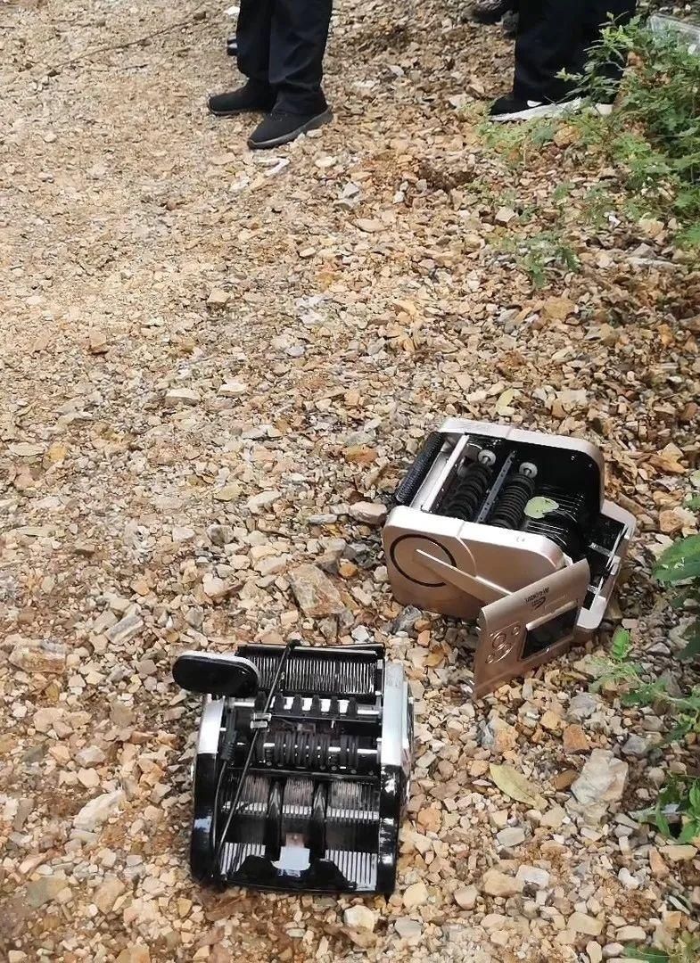 当场|躲进山林干这事无人机+100余名民警出动当场抓获42人