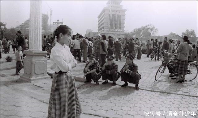 代中国罕见历史老照|80年代中国罕见老照片: 没想到30多年前的人们是这样子