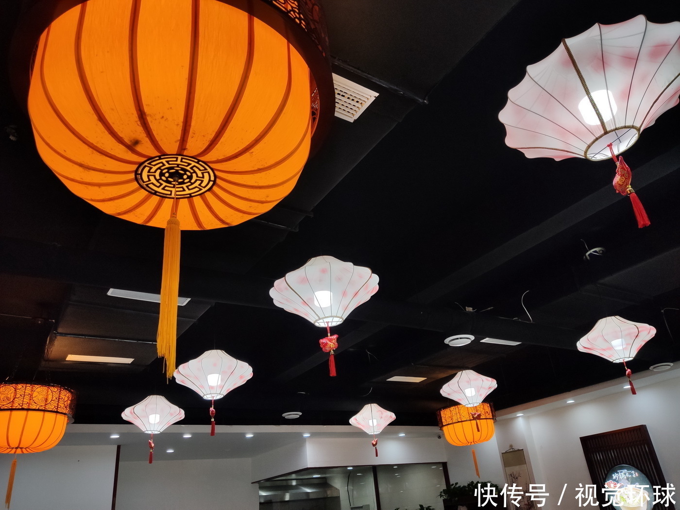 滨州|山东滨州:三美女穿汉服进羊汤店 狂吃千元烧饼