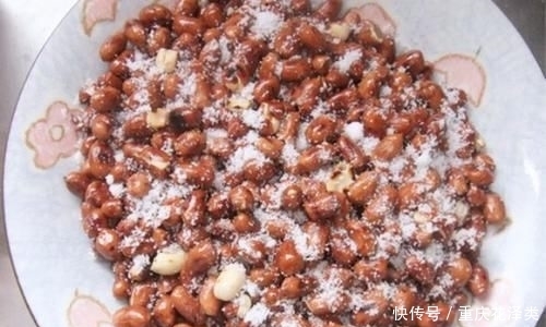 花生米|炒花生米时,先倒油还是先倒花生?老农祖传方法,花生酥脆不走潮!