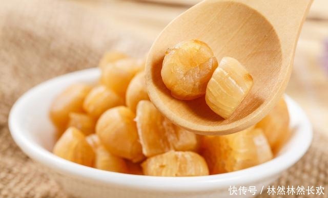 倒入锅中|10-11个月宝宝辅食,一日三餐食谱,照着做简单又营养