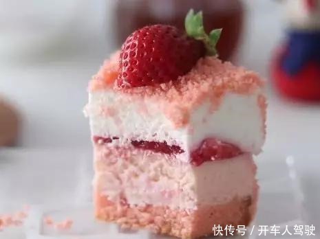 草莓|焙趣私房爆品日销300个的三重草莓芝士蛋糕,这个配方太赞了!