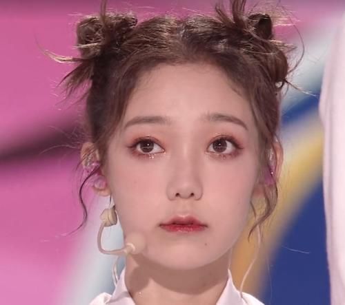 希林|硬糖少女303最新海报,希林没有C位待遇,郑乃馨第5名好优越