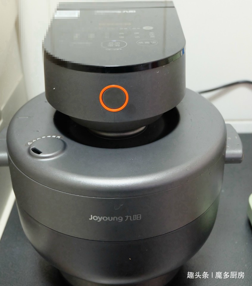  食材|电饭锅只蒸白米饭太浪费，4种食材和大米同煮，有肉有菜香喷喷