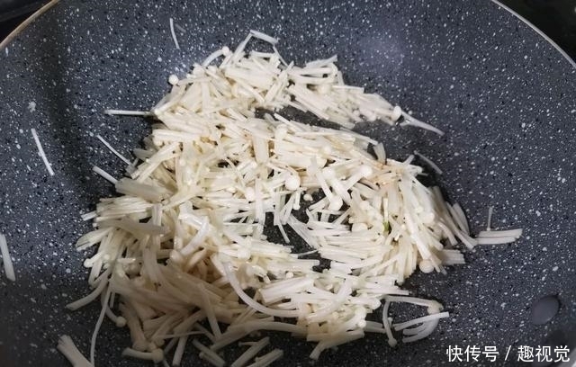  炒鸡蛋|别总韭菜炒鸡蛋，搭配这种“益智菜”，补脑通便，口感还脆爽