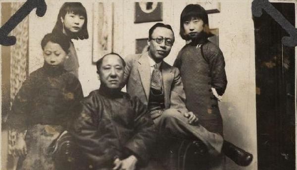 摄政王|溥仪登基时哭个不停，摄政王载沣喊了七个字，一语成谶