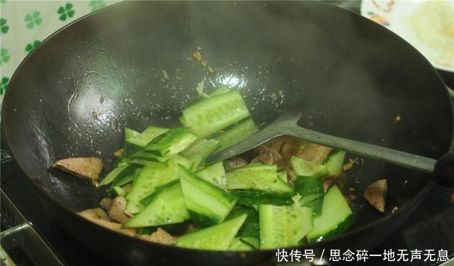 最伤|喝酒伤肝大错特错,这件事虽不起眼,但最伤肝,大家每天总是做