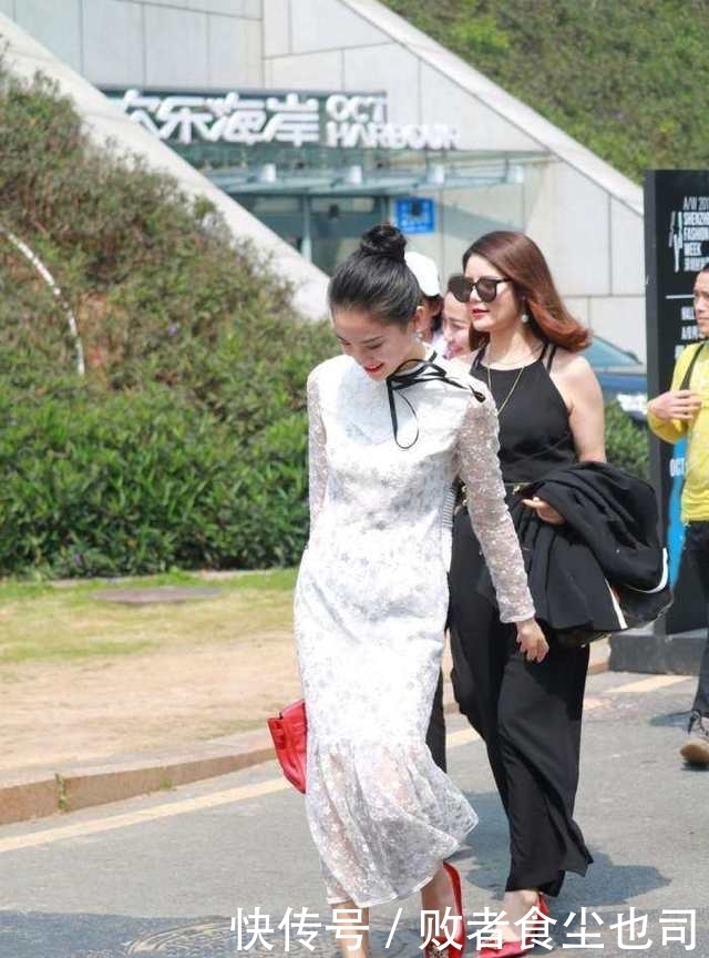 气质|美女穿搭:白色长裙的少女,皮肤白皙身材高挑,气质清新优雅大方