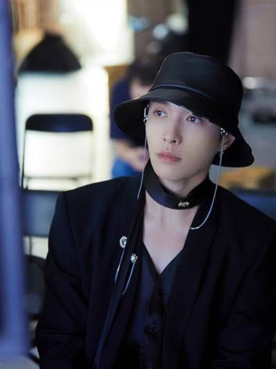 指出|张艺兴连输两次,他的排名并不理想。盖用几句话指出了要点