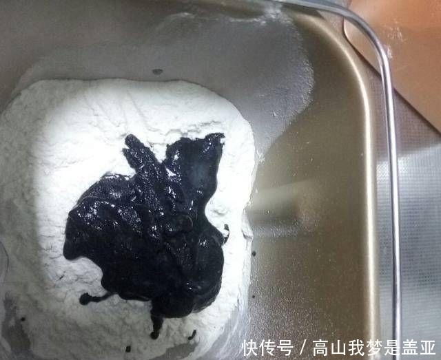 黑芝麻酱|黑芝麻双色馒头,又甜又软,5顿饭还不够!