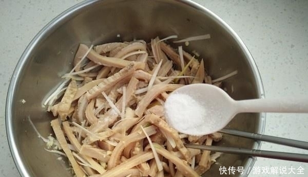  少许|一种肉，天越热越该吃！比羊肉便宜，比鱼肉营养，拌一拌，一个字香