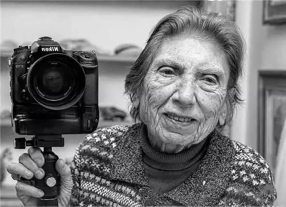 黯然失色|他为93岁的妈妈拍了一组照片,让所有自拍美颜都黯然失色