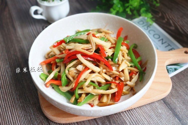 多汁|这三样一起炒,又鲜又脆,吃一口鲜嫩多汁,比肉嚼起来更香