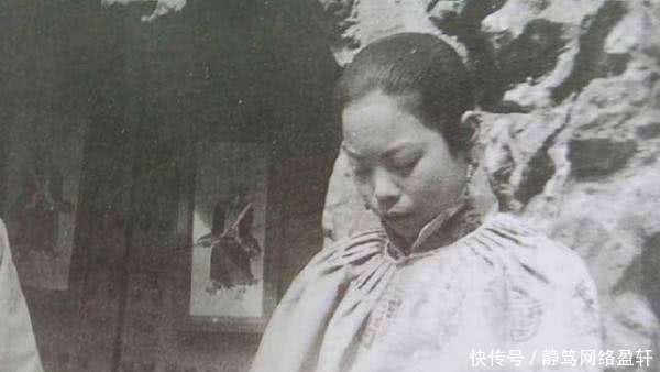 皇后|镜头下的历史：两位末代皇后的真实照片，各有秋千